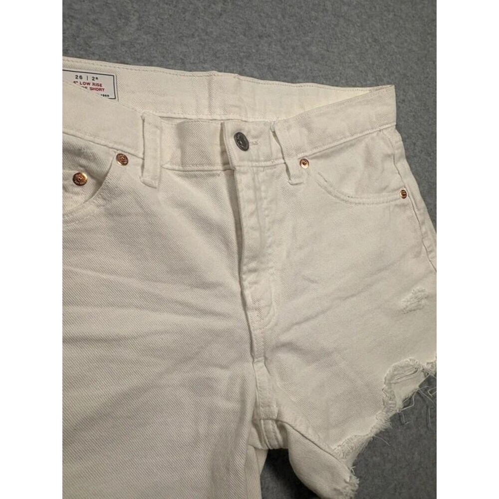 GAP White Distressed Low Rise Stride Shorts - Size 26 / 2R - Picture 2 of 8